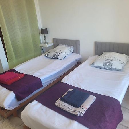 Appartement Proche Aeroport Marseille Marignane - Studio Confortable - Logement Ideal - Hebergement Tout Equipe 罗尼亚克 外观 照片