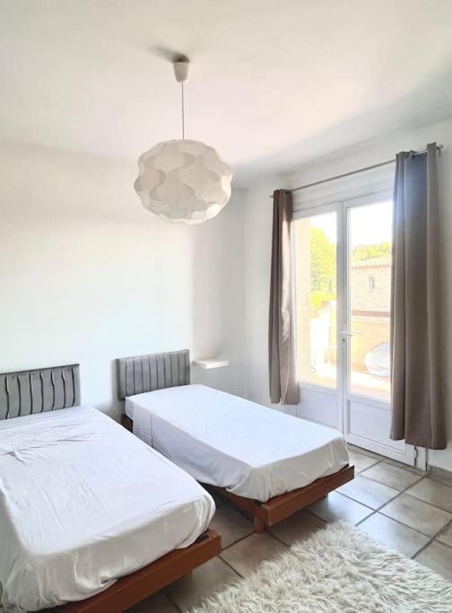 Appartement Proche Aeroport Marseille Marignane - Studio Confortable - Logement Ideal - Hebergement Tout Equipe 罗尼亚克 外观 照片